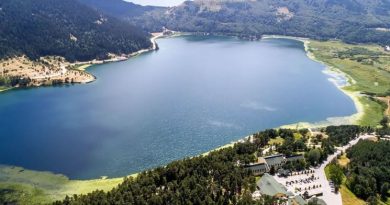 Abant Gölü Gezi Rehberi (2026) | Doğa Konaklama Aktiviteler