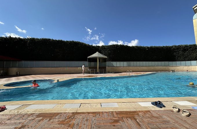 Kar Altında Sıcak Bir Masal: Sarot Termal’de Kar Yağarken Havuz Keyfi